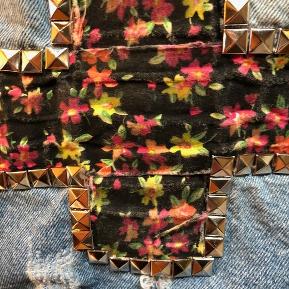 Distressed Floral Cross Jean Vest Top - Picture 10 of 14